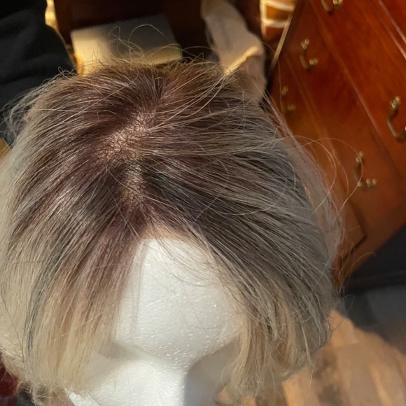 Luxury Stunning blonde wig with orange and black streaks - Picture 5 of 5